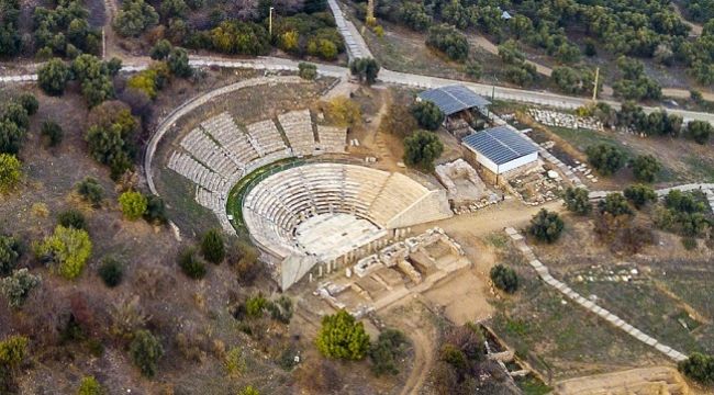 Ana Tanrıça Kenti Metropolis'te kazılar sürüyor !