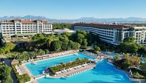 Ela Excellence Resort Belek çalışanlarına ilave ücret!