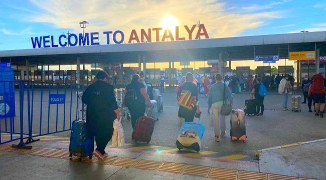 ANTALYA'YA GELEN TURİST SAYISI SÜREKLİ ARTIYOR ! İŞTE RAKAMLAR...