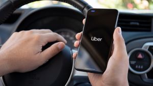 Uber Rezervasyon ile daha kolay bir taksi deneyimi sunuyor.