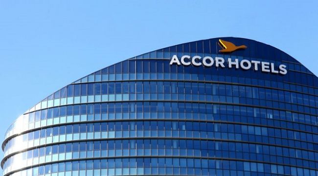 ACCOR’UN GRUP GELİRİ, BİR ÖNCEKİ YILA KIYASLA YÜZDE 11 ARTARAK 5 MİLYAR 606 MİLYON EURO’YA ULAŞIRKEN, FAVÖK YÜZDE 12 ARTIŞLA 1 MİLYAR 120 MİLYON EURO OLDU. NET KÂR GRUP PAYI İSE 610 MİLYON EURO OLDU.